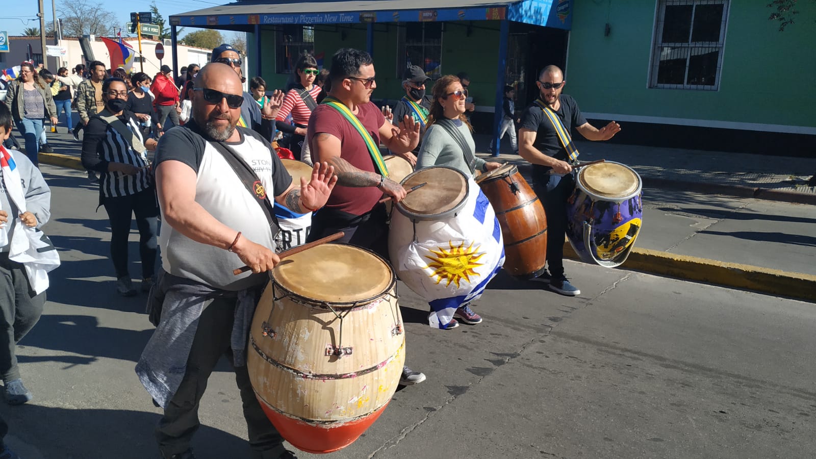 Frente Amplio realizó cierre de campaña con banderazo y acto final. (12).jpg